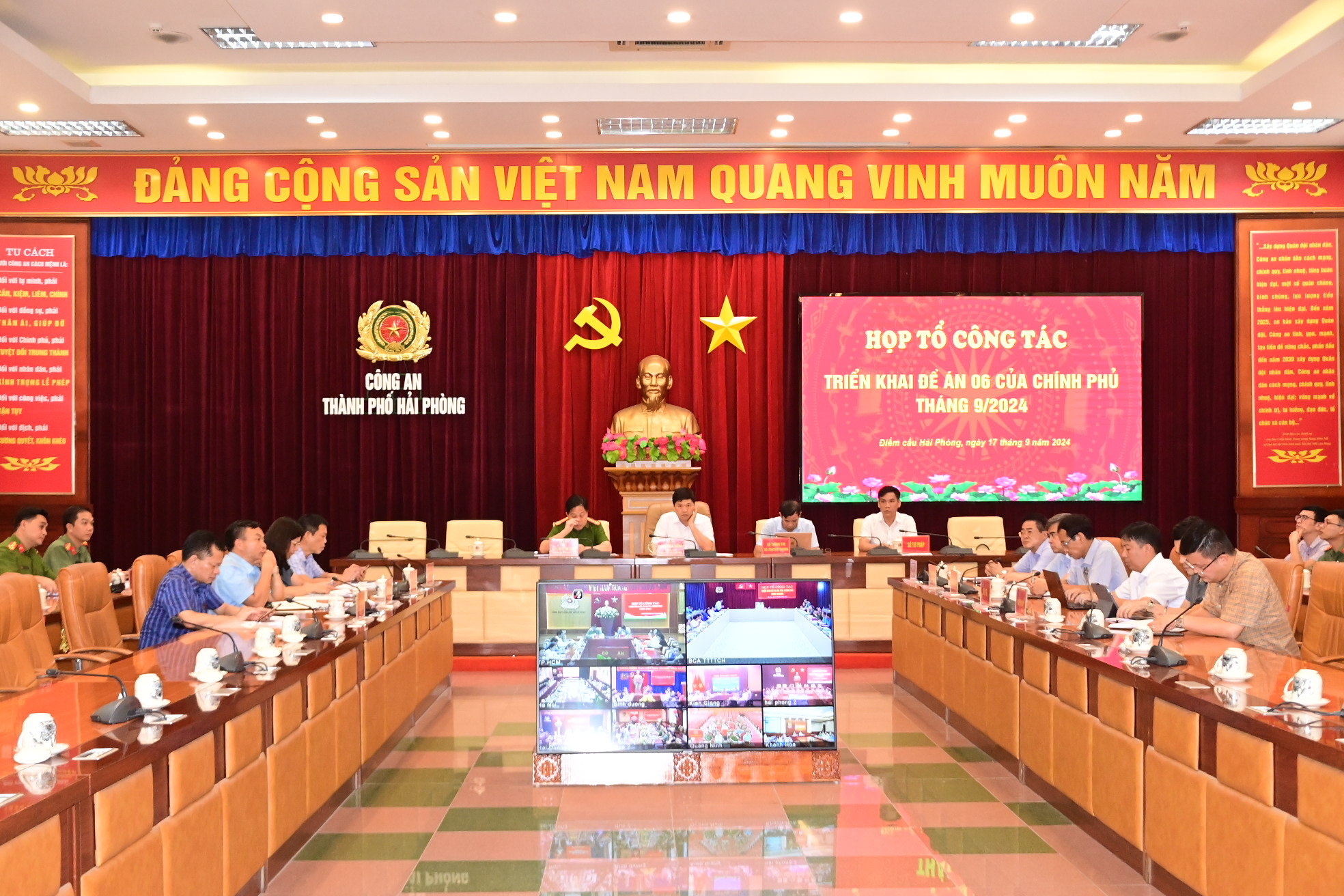 Họp Tổ công tác triển khai Đề án 06 tháng 9 năm 2024
